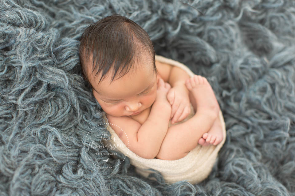 fotografia de newborn divertido
