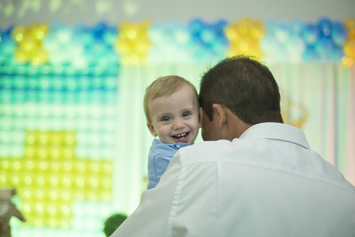 Miguel Gonçalves, aniversário um aninho, doces, bolo, balões, festa, olhos azuis, aldeia kids