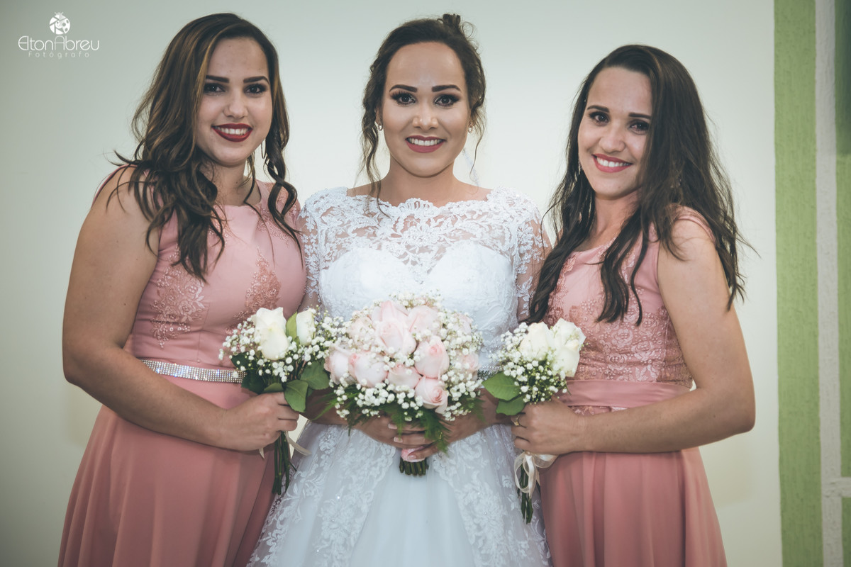Noiva com irmãs