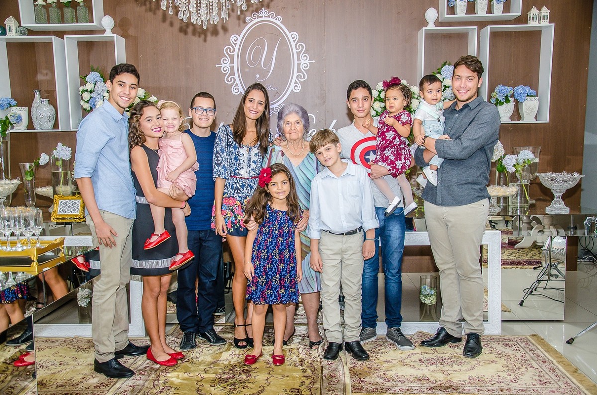Yolanda Rocha e netos