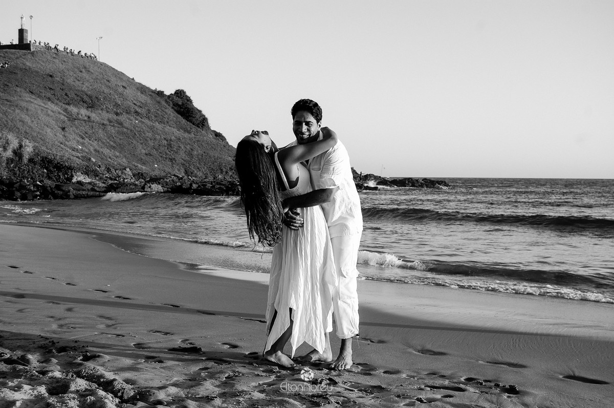 abraço_na_praia_pre_casamento