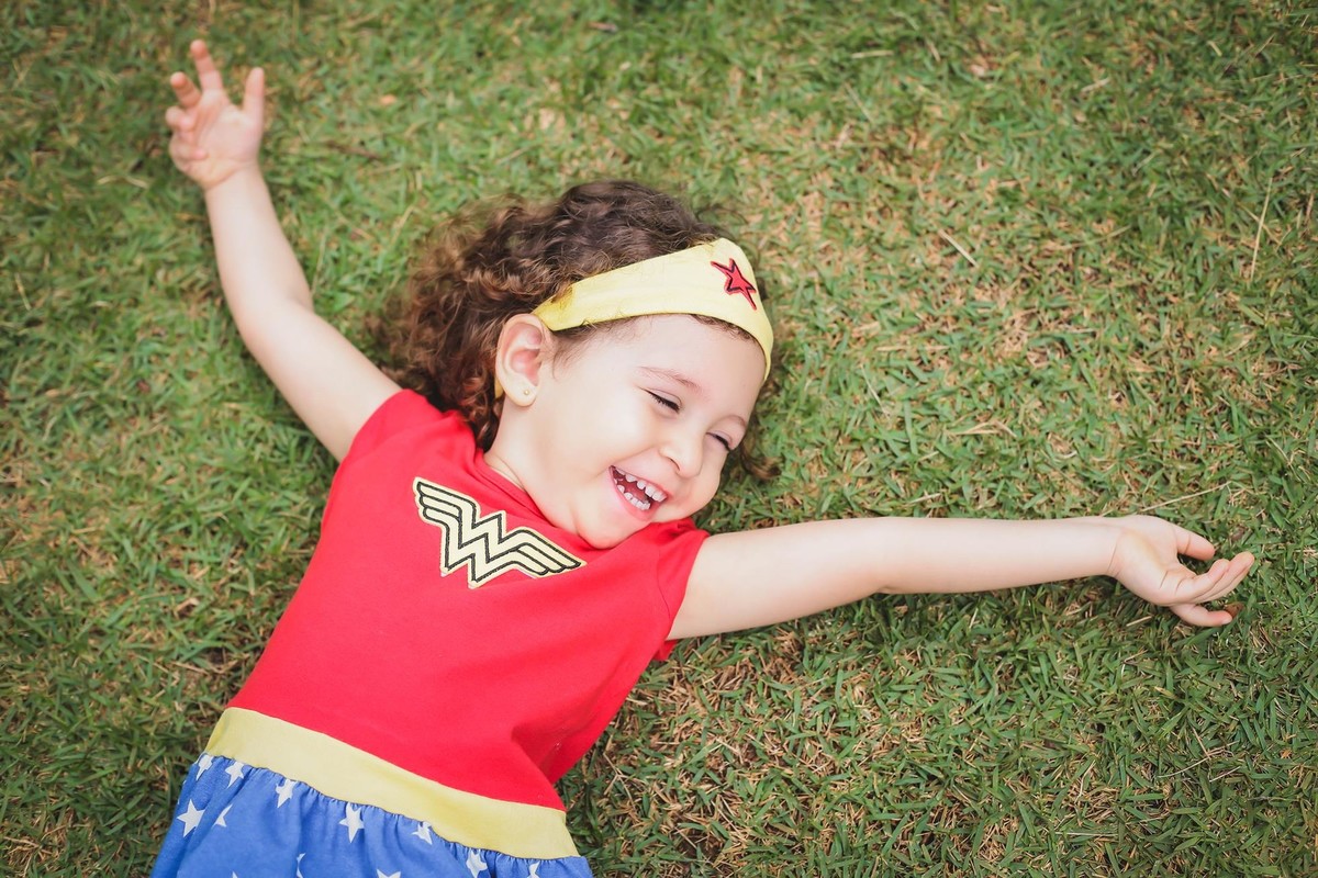Menina maravilha fotografia