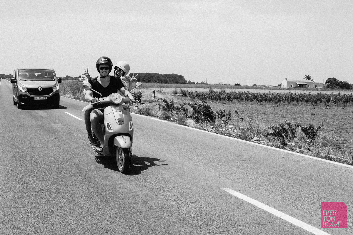 moto Ibiza asfalto Espanha