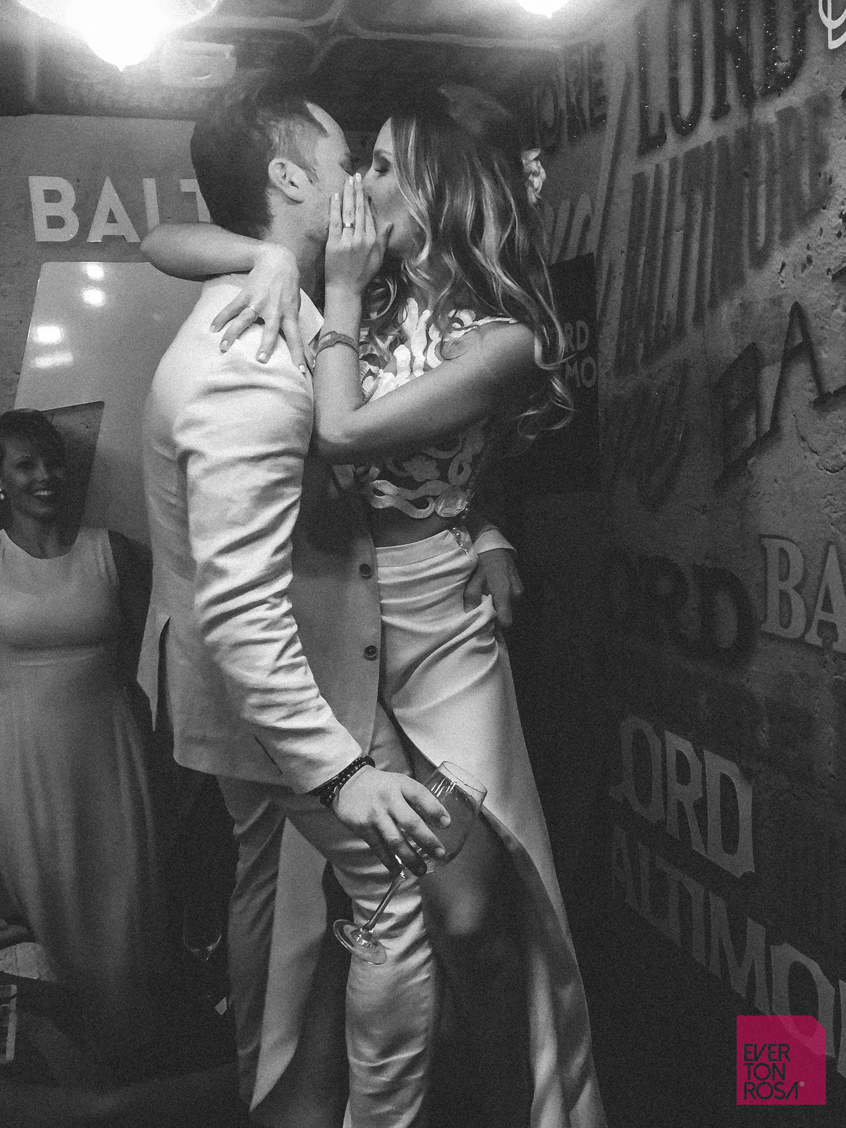 casal se beijando amor