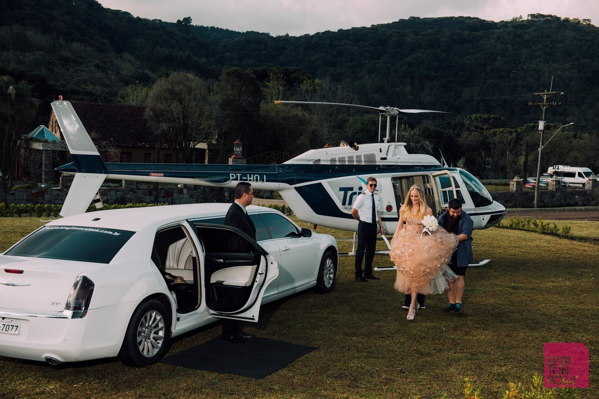 casal ensaio com carros