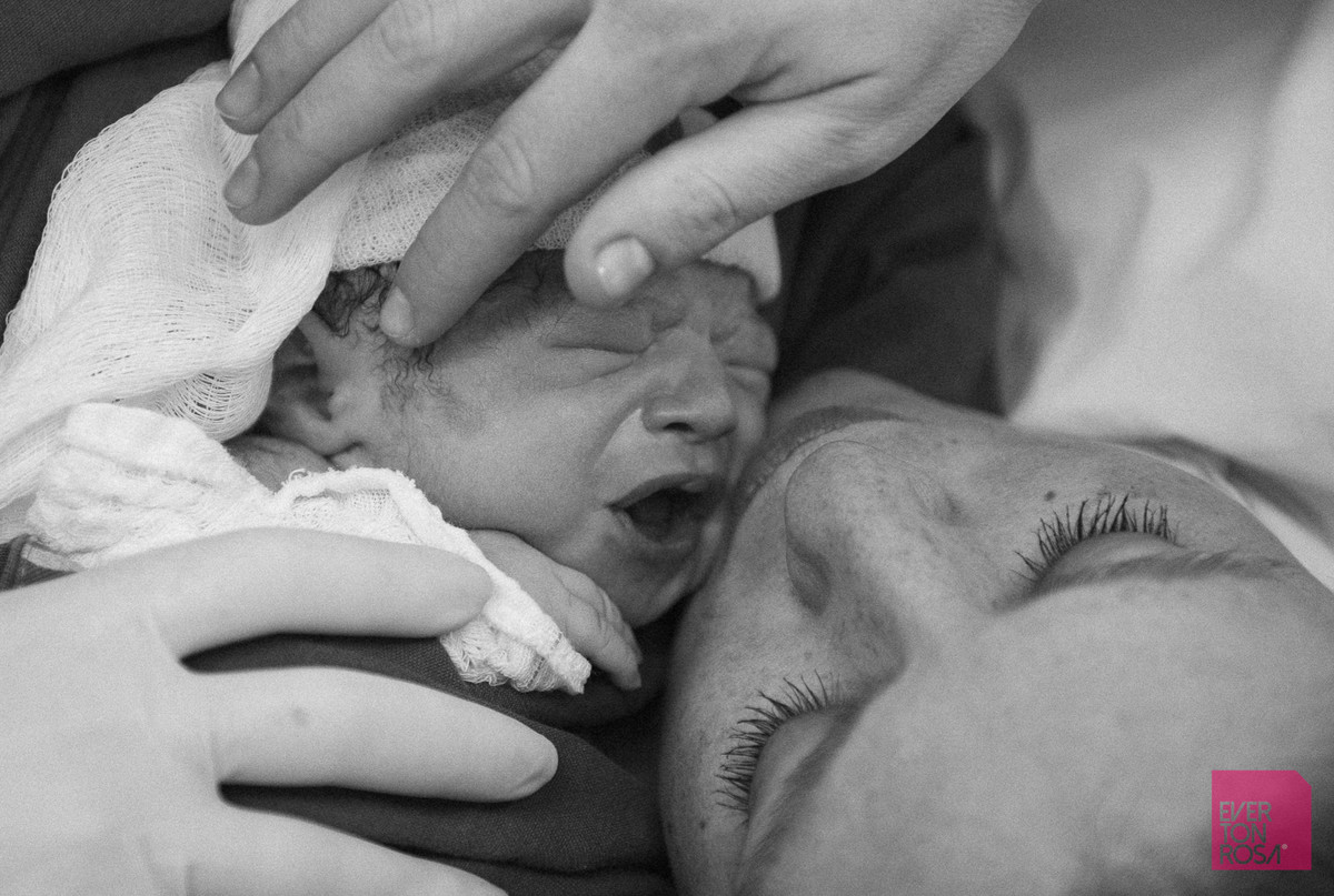 newborn nascimento bebê