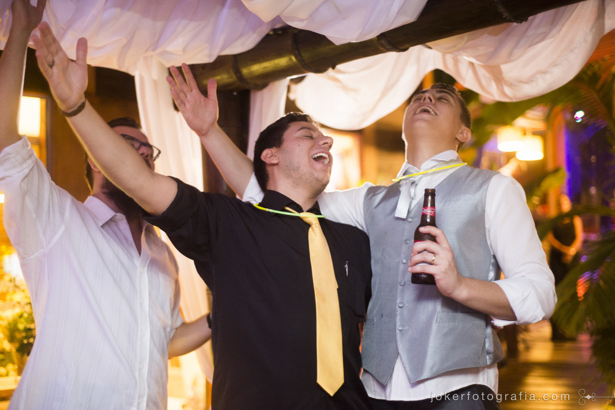 noivo cantando galopeira no dia do casamento!