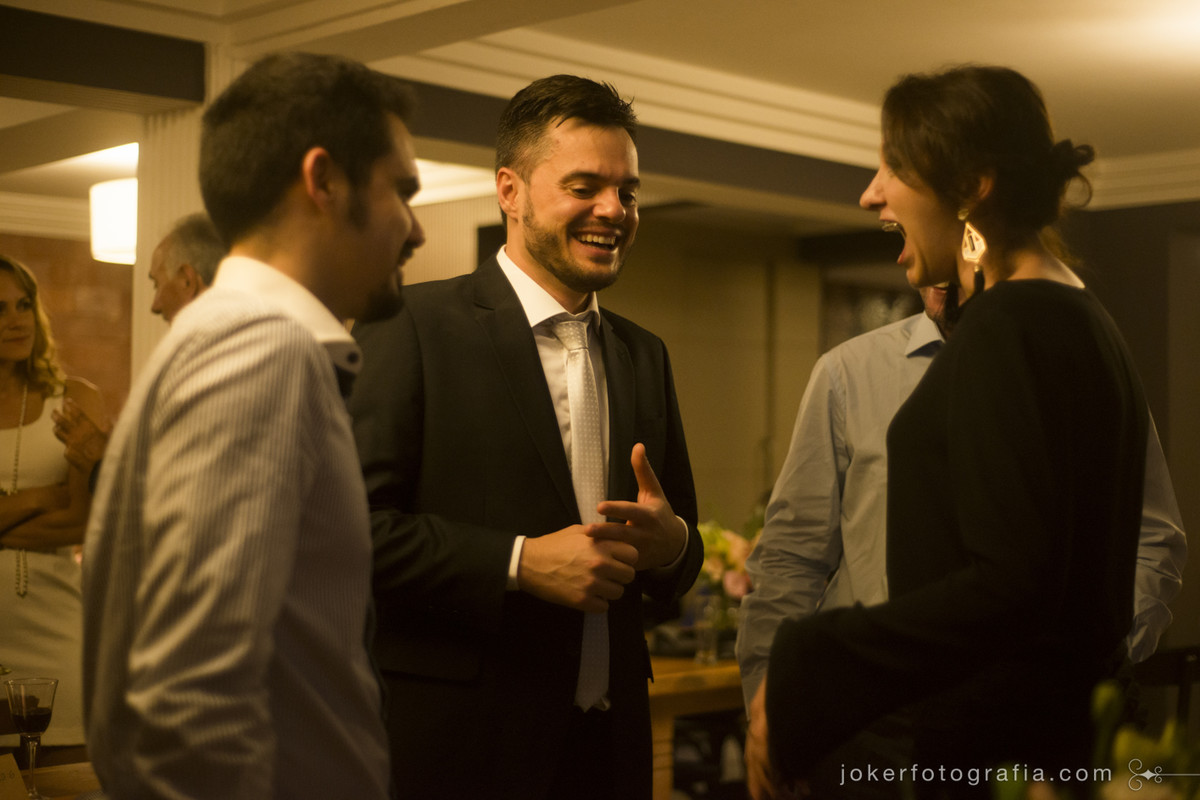convido os amigos da empresa para o casamento?
