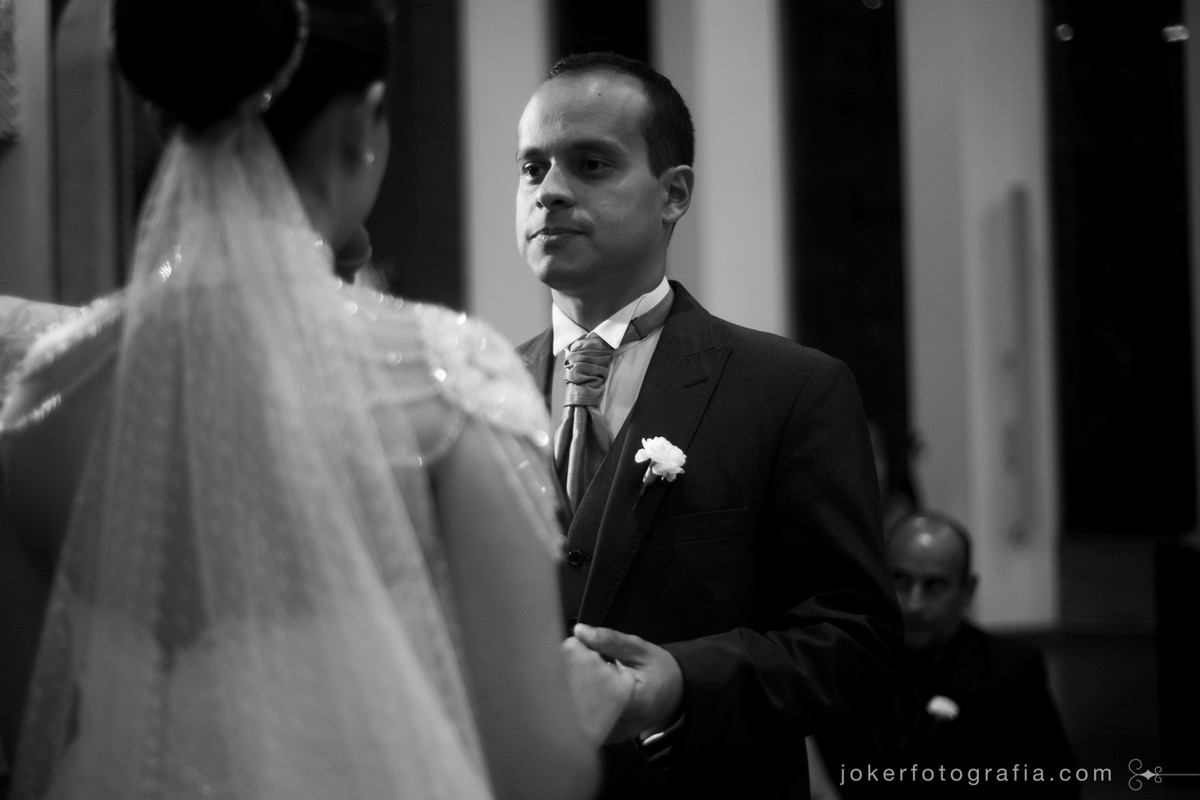 o noivo leandro antunes no dia do seu casamento em curitiba
