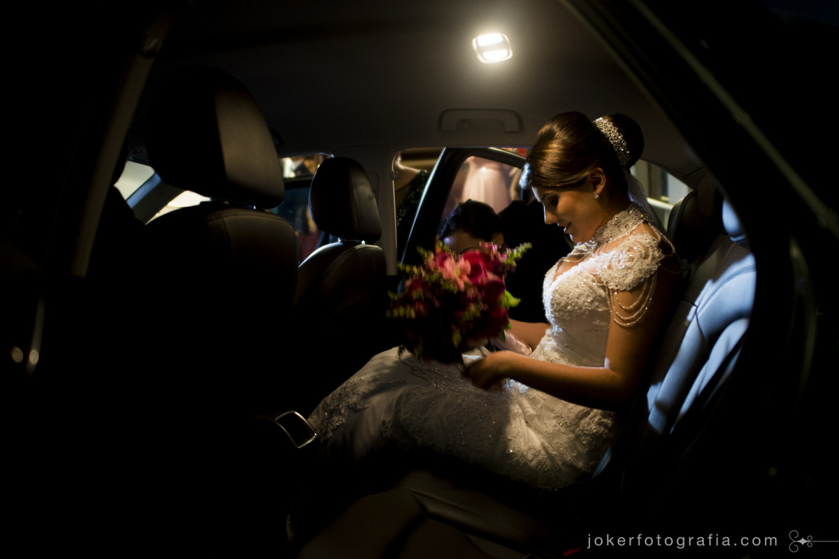 super carro da noiva no dia do casamento