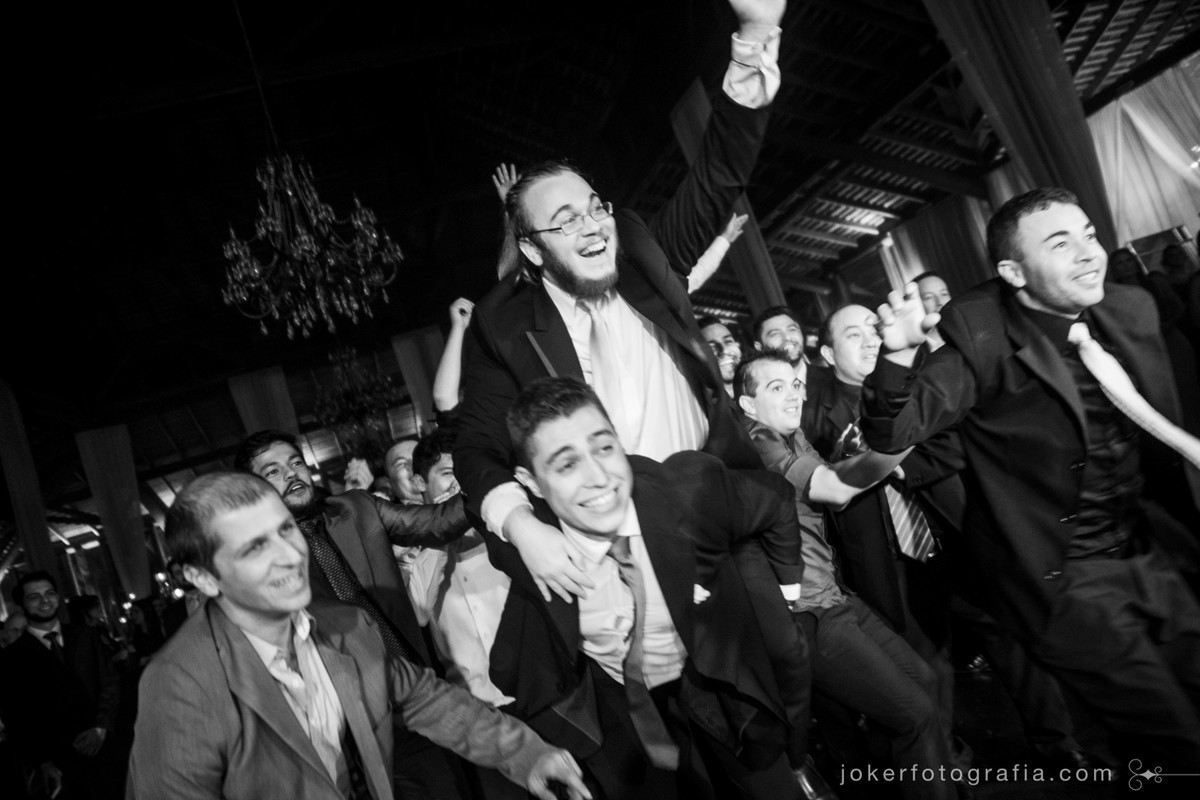 convidados divertidos no casamento
