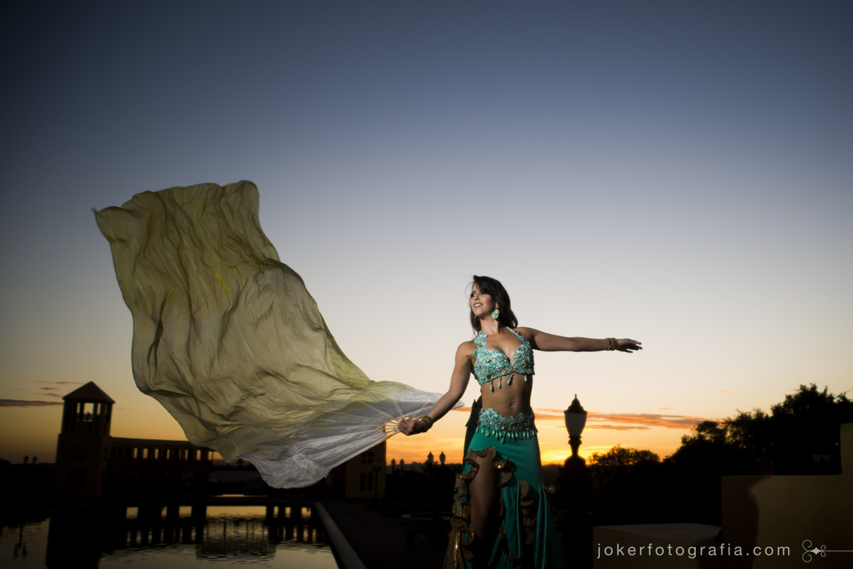 Aulas de dança do ventre em Curitiba com a bailarina e professora Cintia Janiiah