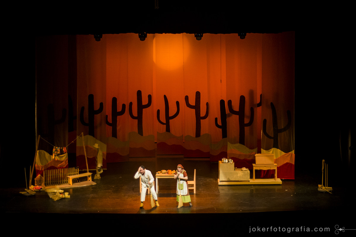 a atriz Josianne Dal Pozzo interpreta a mãe nordestina de Maria em musical no Teatro Guaíra