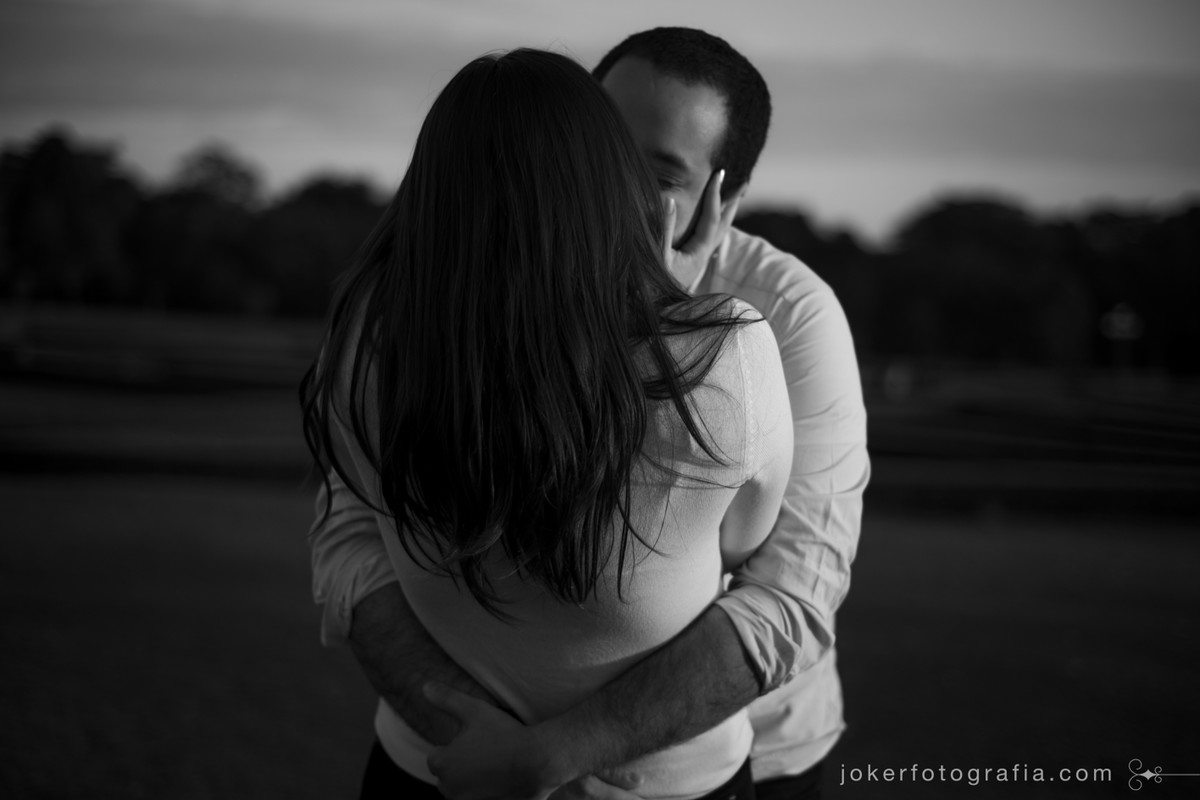Fotógrafo faz ensaio de casal íntimo e emocionante