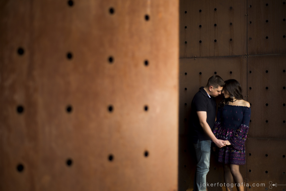 container de metal com textura rústica para fotografia de casamento