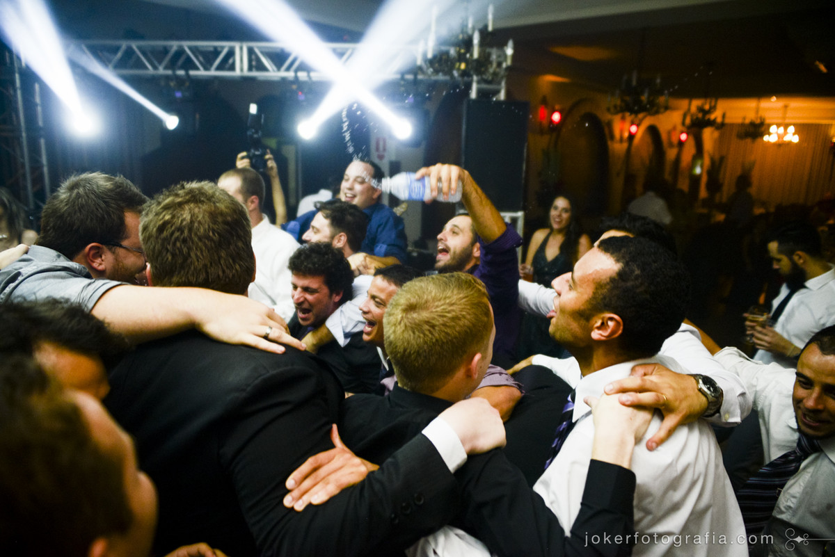 festa de casamento animada