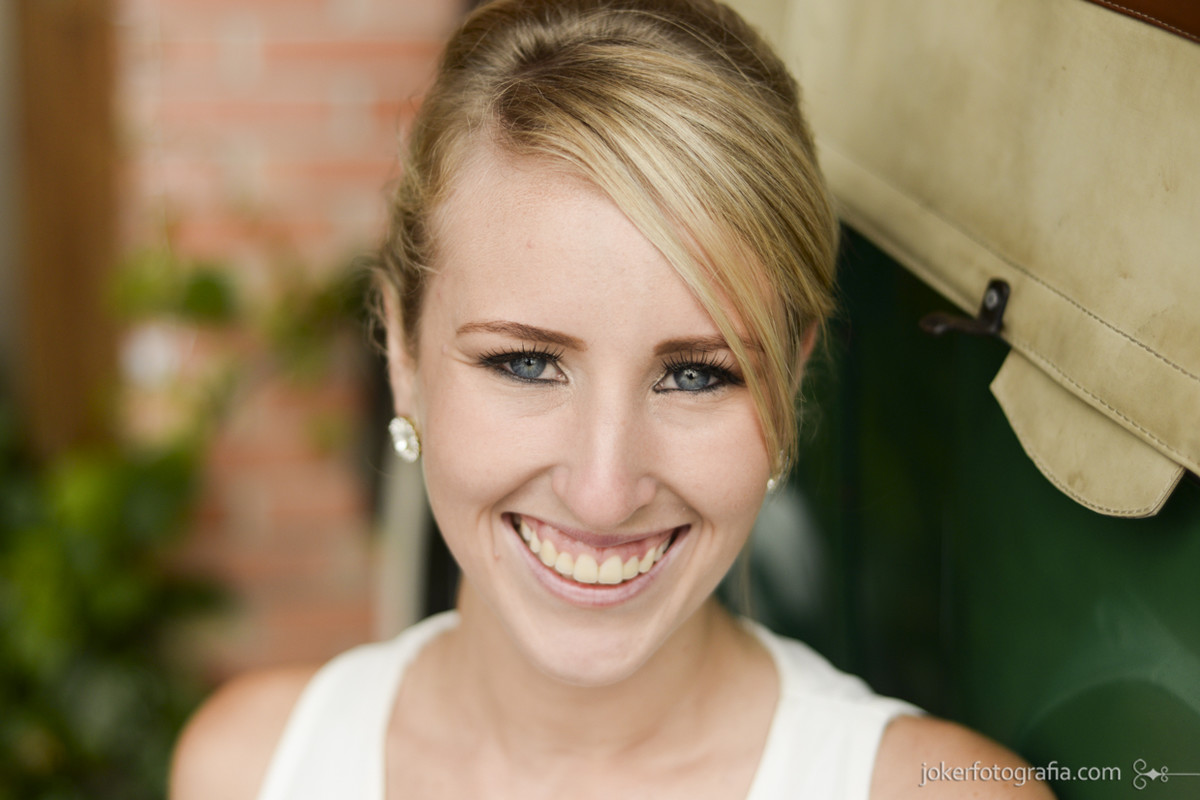 026_noiva_pronta_olhos_azuis_loira_fotografia_de_casamento