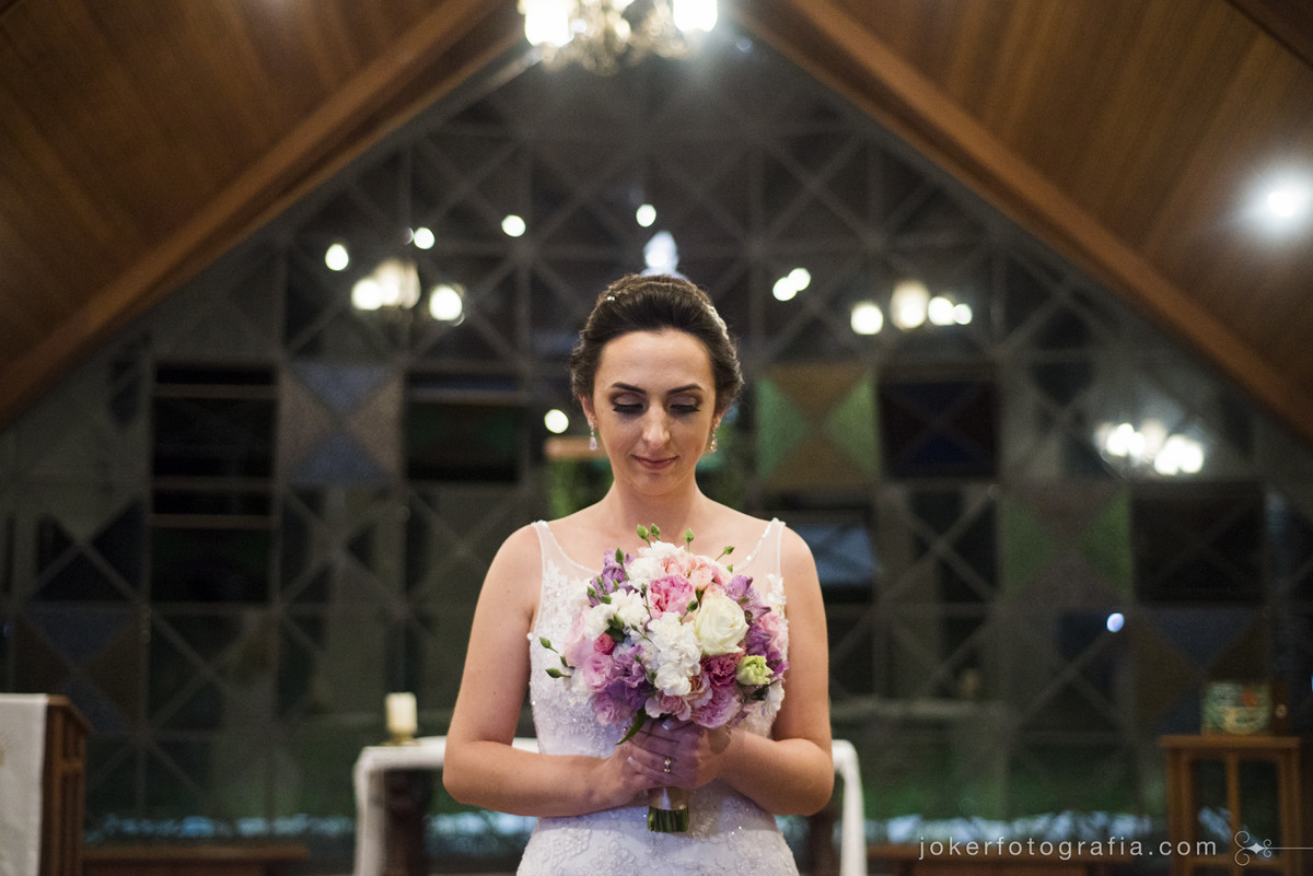 noiva na capela nossa senhora de salette curitiba petit wedding cwb