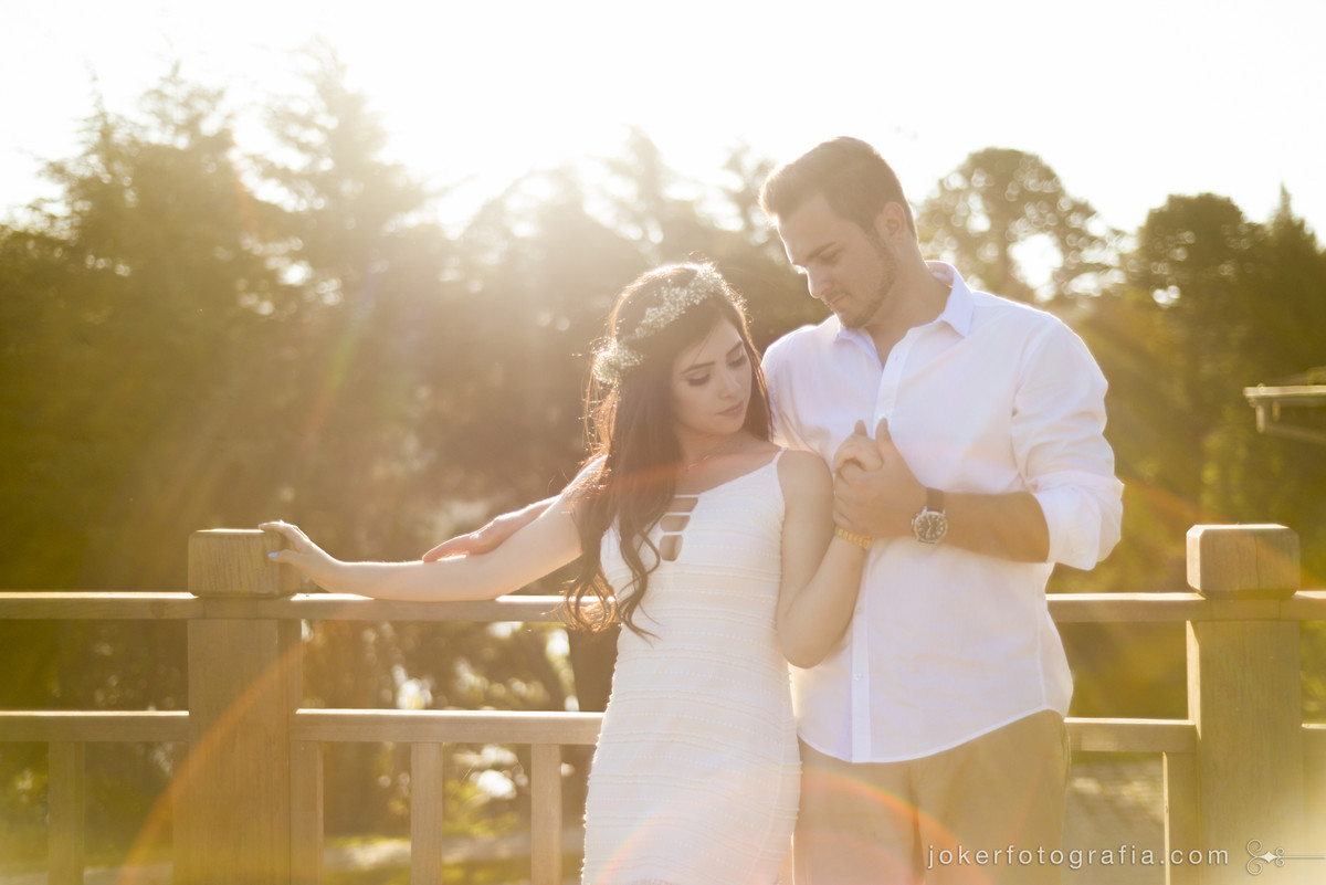 ensaio pre wedding ao por do sol no horario magico de luz