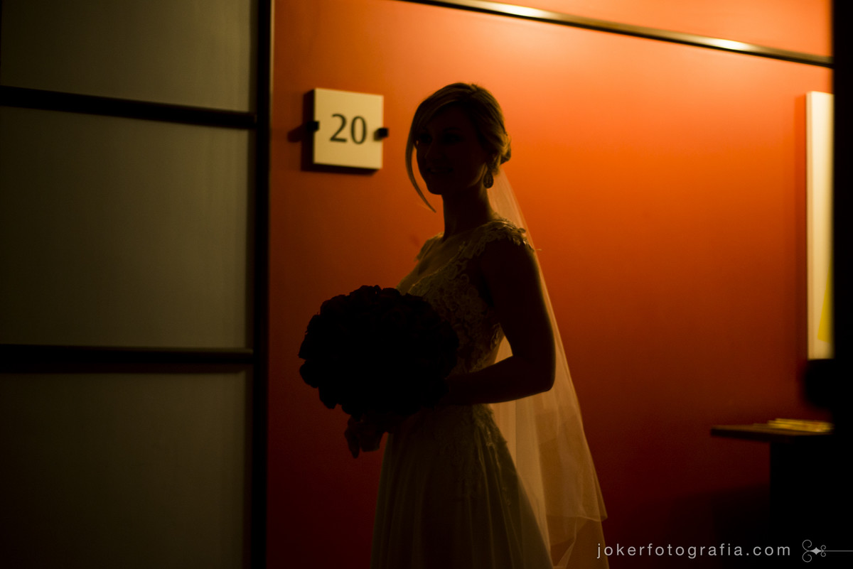 silhueta de noiva no dia do casamento hotel pestana