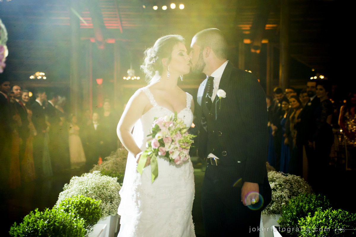 vale a pena investir em iluminação cênica no meu casamento?