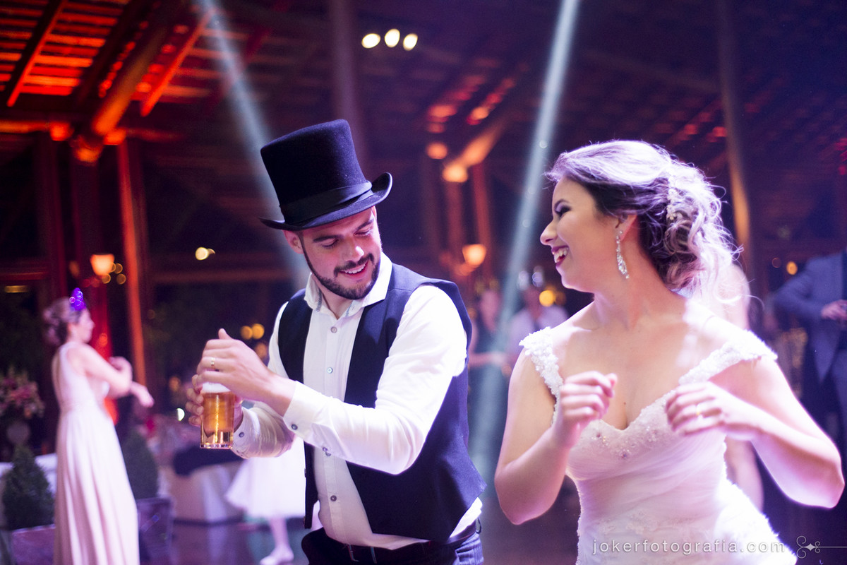 fotógrafo de casamento em curitiba descontraído para casamentos diferentes