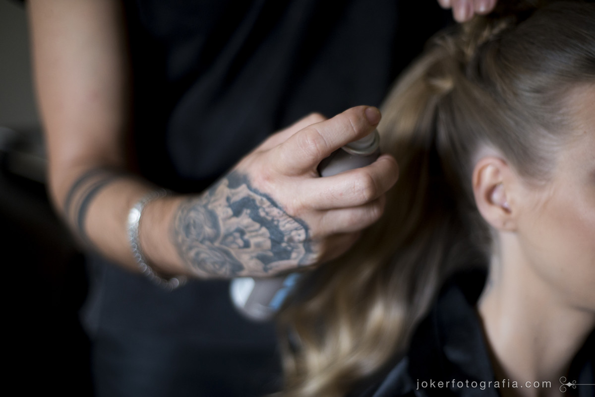 cabeleireiro que faz hair e make up para noivas em curitiba