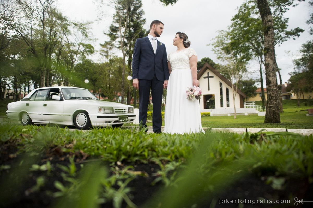 noiva escolhe opala para fazer sua entrada no dia do casamento