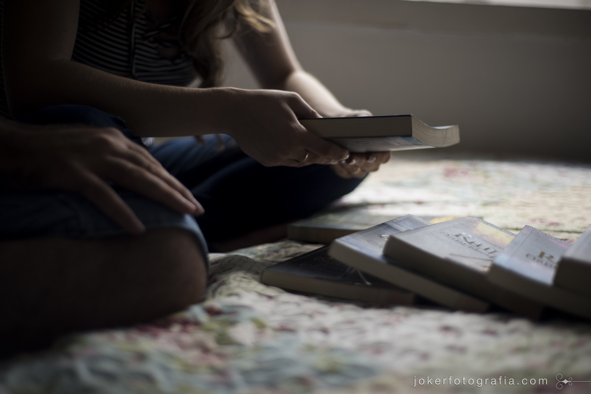 leve os livros que você mais gosta para seu ensaio pre wedding