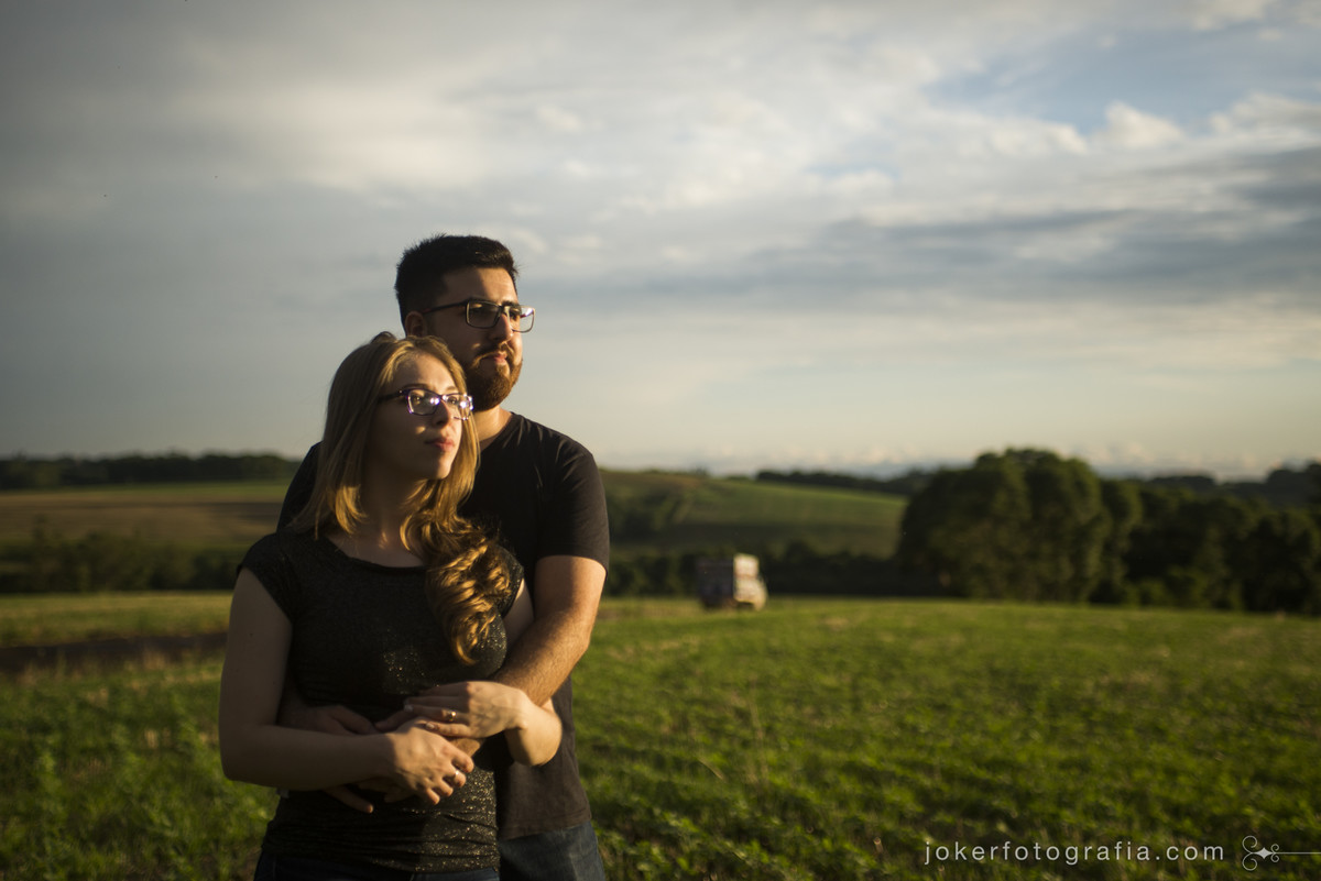luz do por do sol é o emlhor momento para fazer fotos incriveis ao lado de quem ama