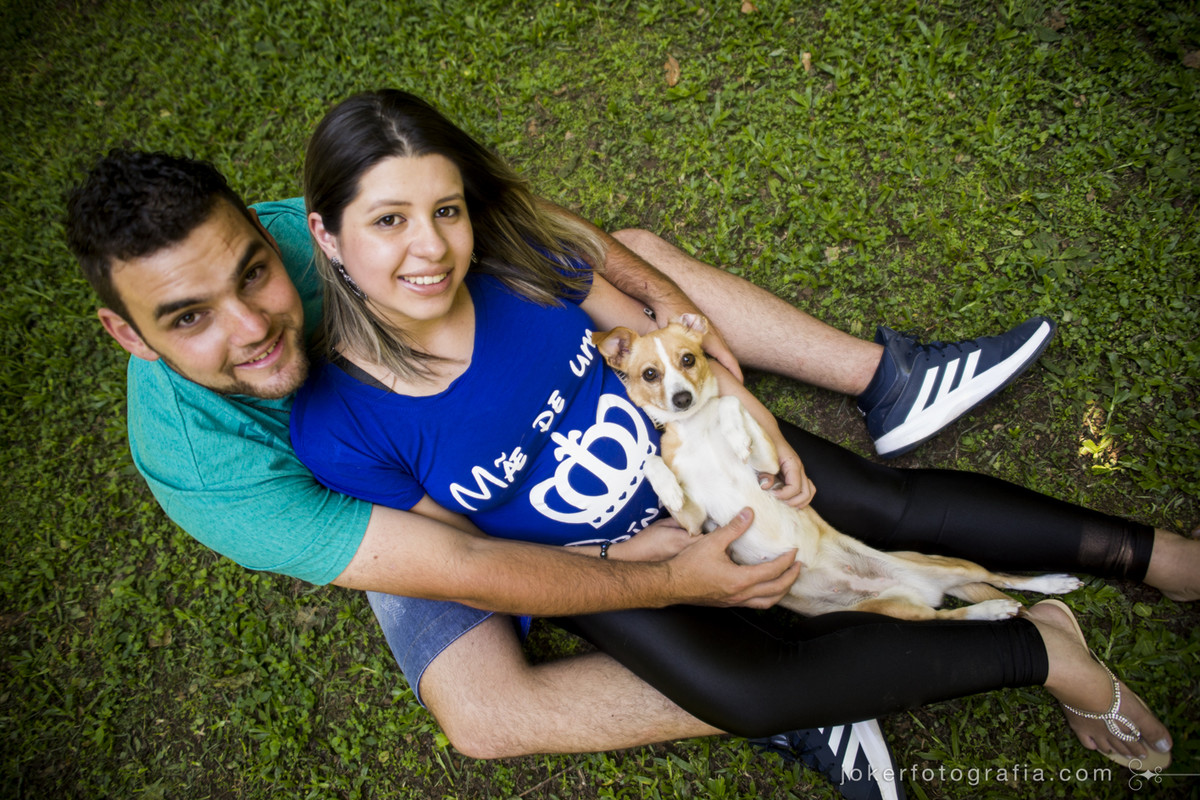 ensaio de família e gestante com cachorro
