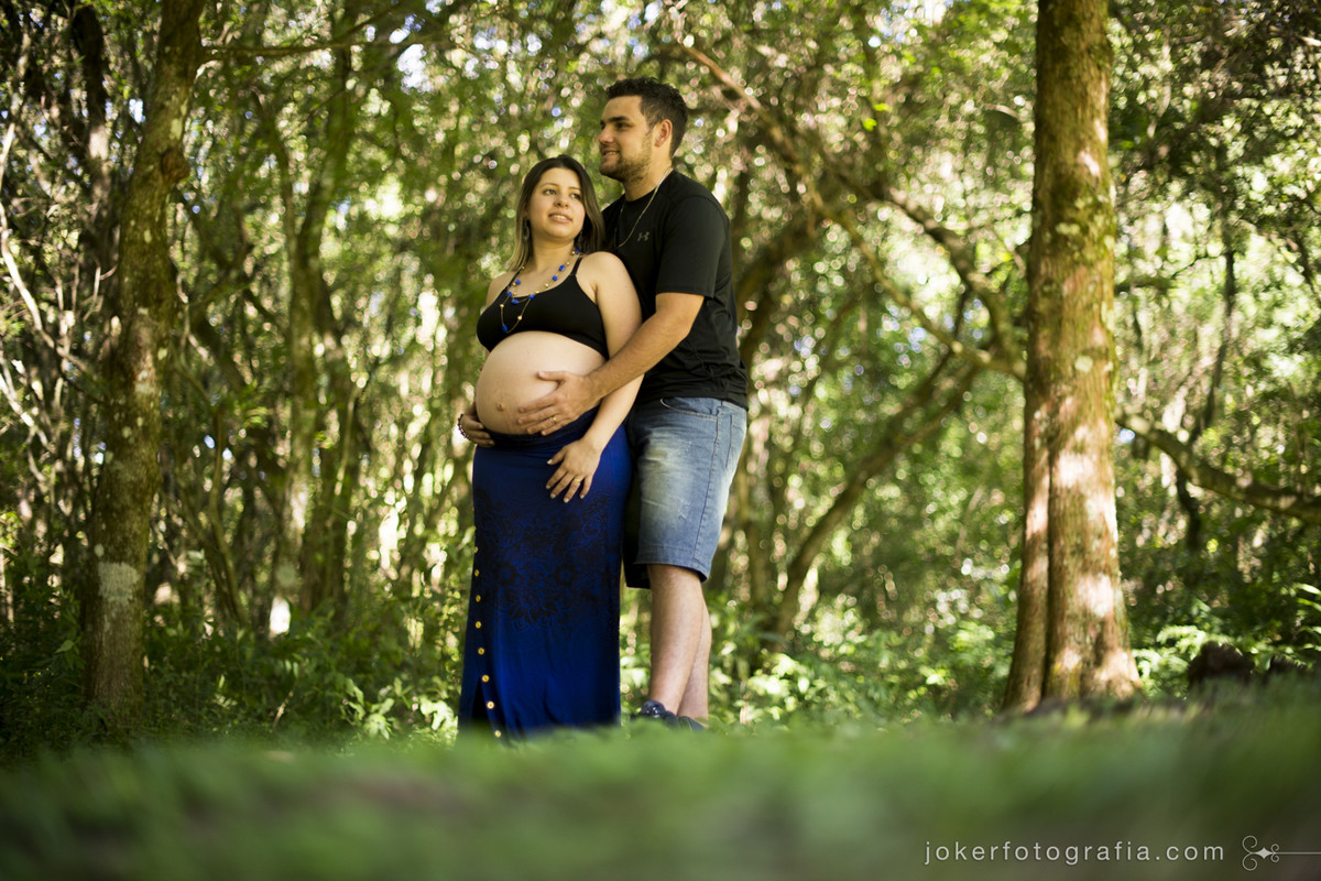 retrato do casal à espera do seu primeiro filho