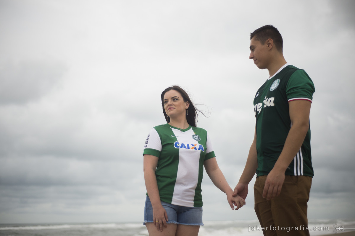 casal de noivos de times diferentes