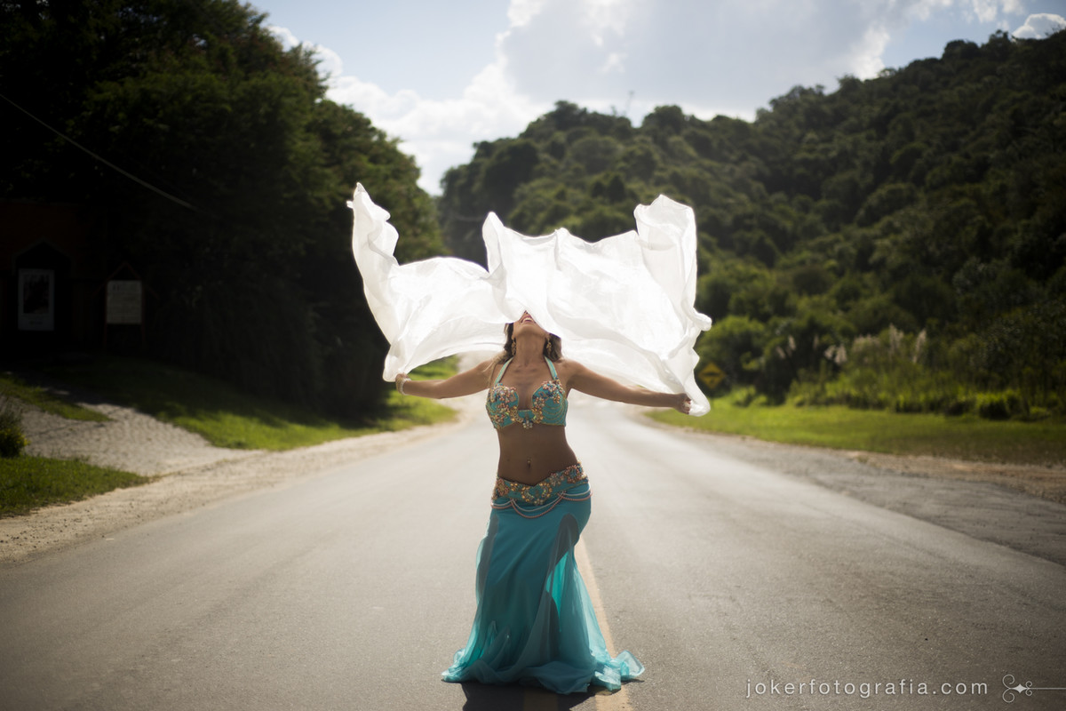 usando o lenço na dança do ventre