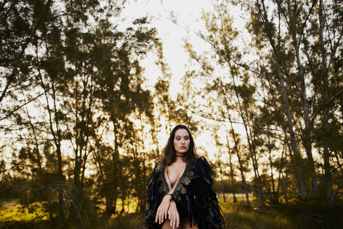 mulher nua com asas, mulher com asas, mulher que voa, fotos diferentes, fotografia artistica, nu artistico