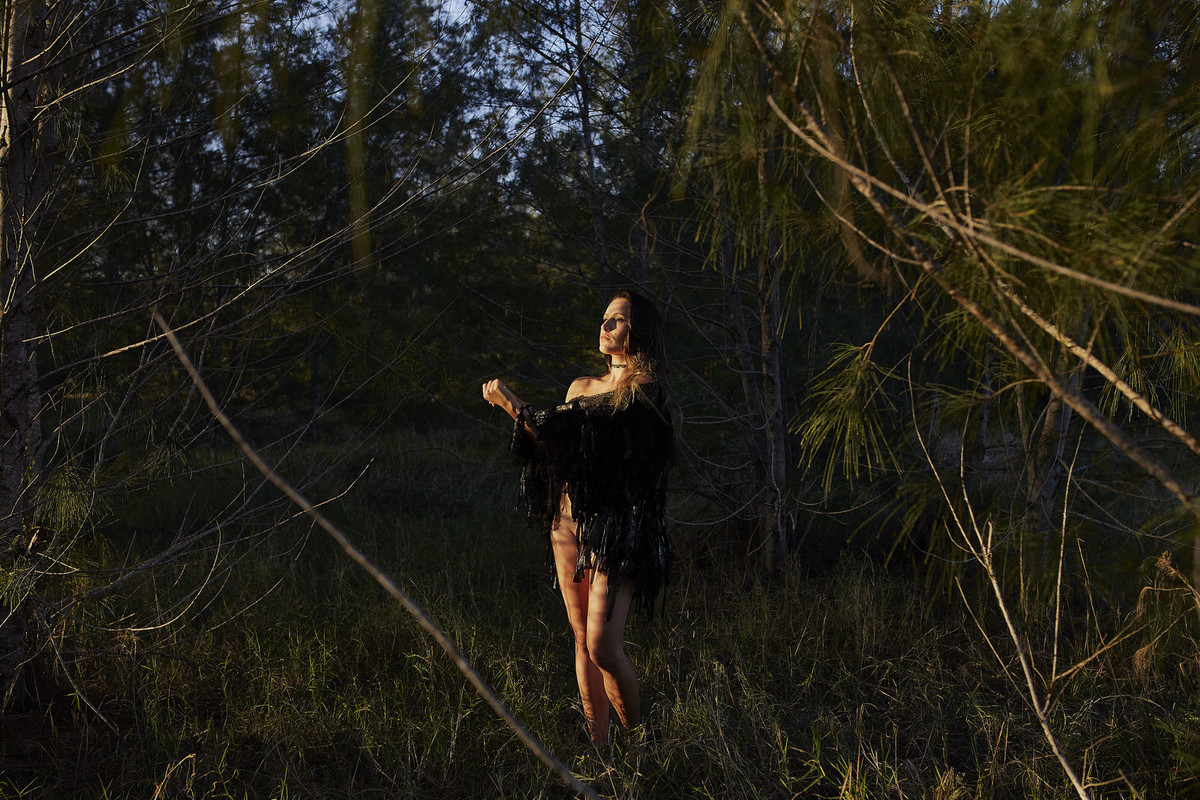 mulher nua com asas, mulher com asas, mulher que voa, fotos diferentes, fotografia artistica, nu artistico