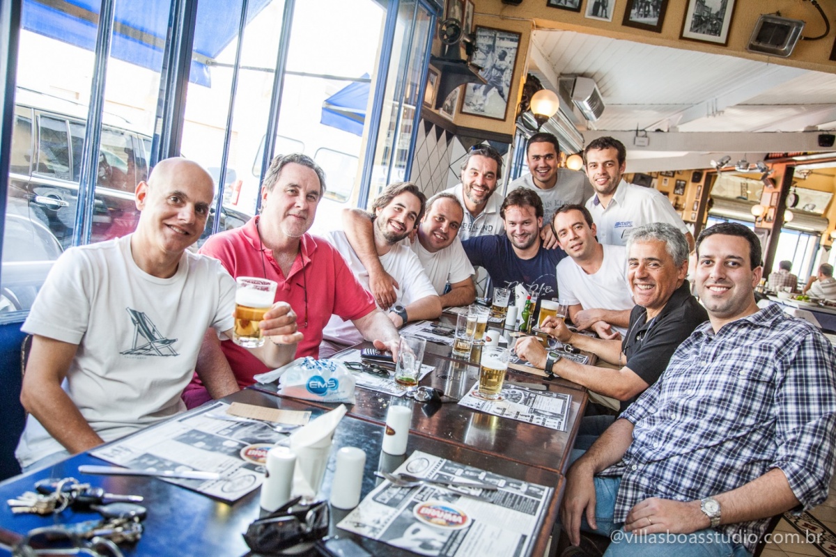 amigos,despedida de solteiro, noivo, bar.