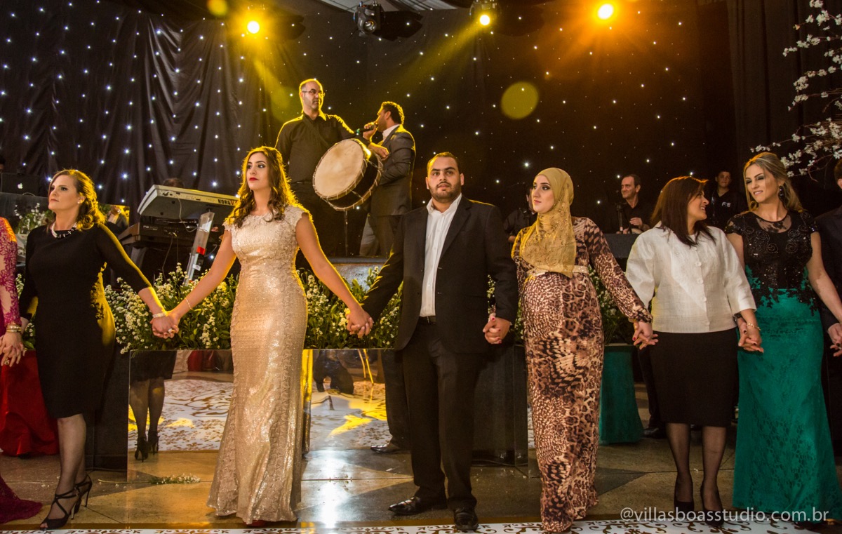 Decoração Trópicos Buffet, aniversario Nermin Saadi, clube de campo de mogi das cruzes, 15 anos, byclara doces finos, entrada e dança da debutante, dança dos convidados