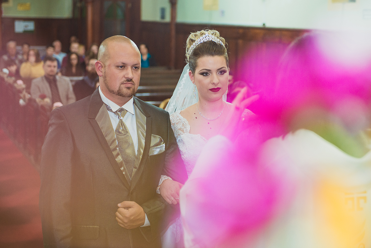 Detalhe dos noivos durante a cerimonia de casamento. Foto por Marco Moscarelli