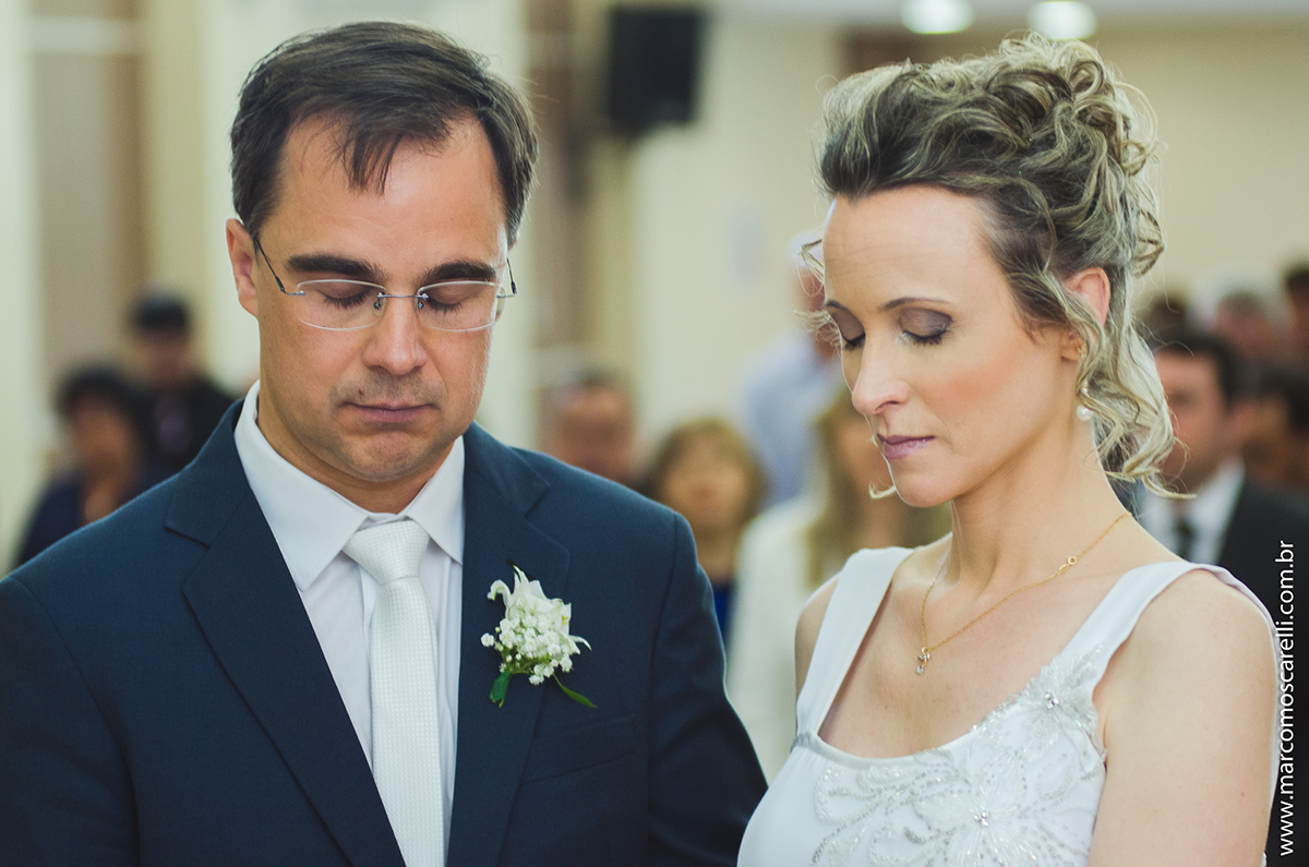 Momento d eorção dos noivos durante a cerimônia de casamento. Foto por Marco Moscarelli