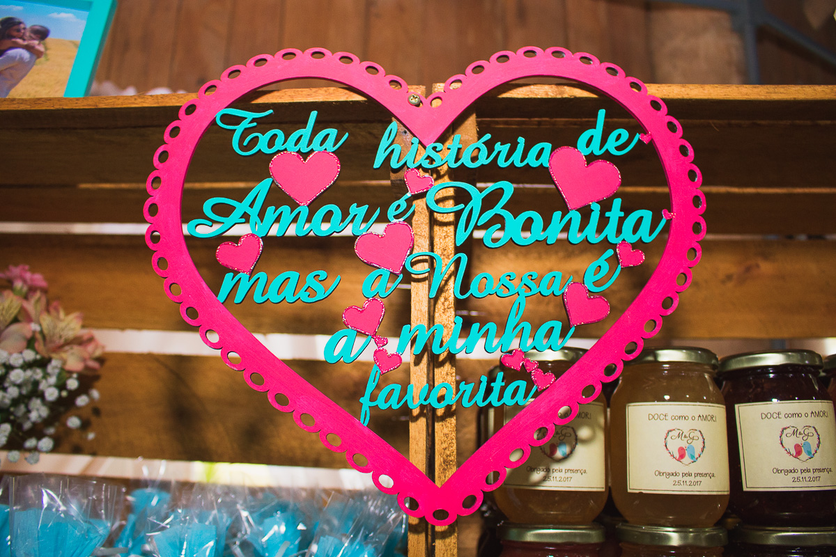 Decoração em forma de coração na ceromônia de casamento. Foto Marco Moscarelli. Casamento Clube Caça e Pesca Pelotas
