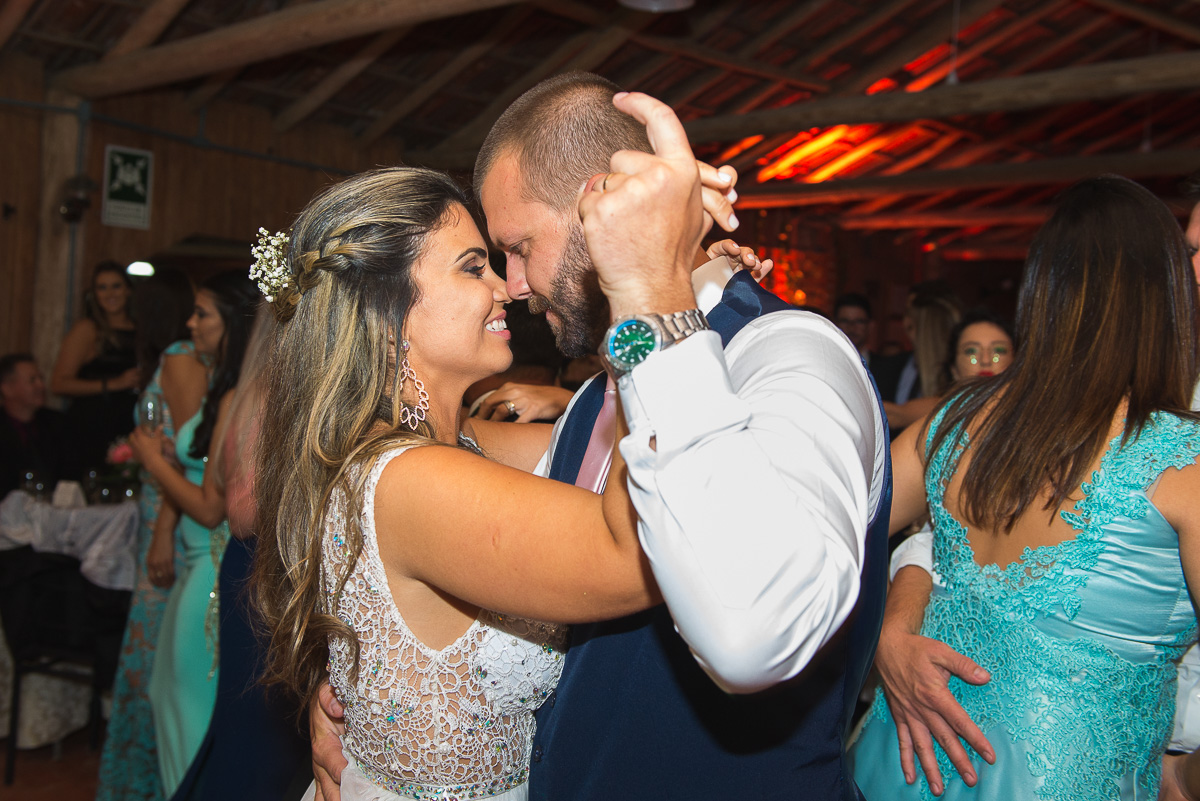 Dança dos noivos. Foto Marco Moscarelli. Casamento Clube Caça e Pesca Pelotas