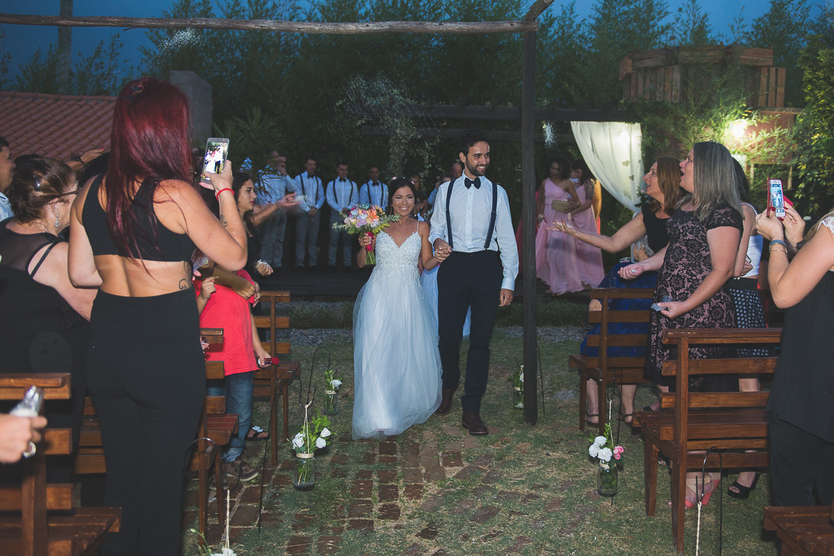 Noivos trocando alianças durante a cerimônia de casamento. Foto por Marco Moscarelli Fotógrafo