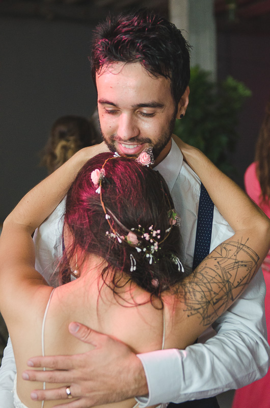 Dança dos noivos abrindo a pista d edança na recepção após a cerimônia de casamento. Foto por Marco Moscarelli Fotógrafo