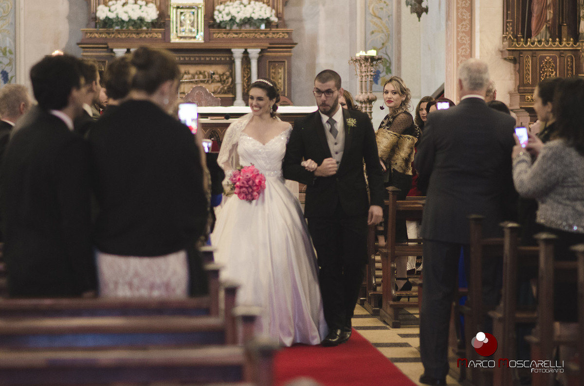 Saida dos noivos da igreja
