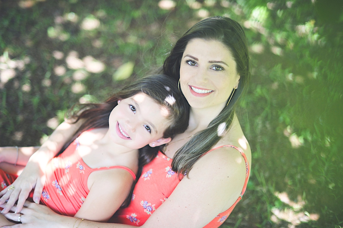 ensaio mãe e filha - ensaio externo - book - ensaio fotográfico - ao ar livre - campo alegre - chroma fotografia