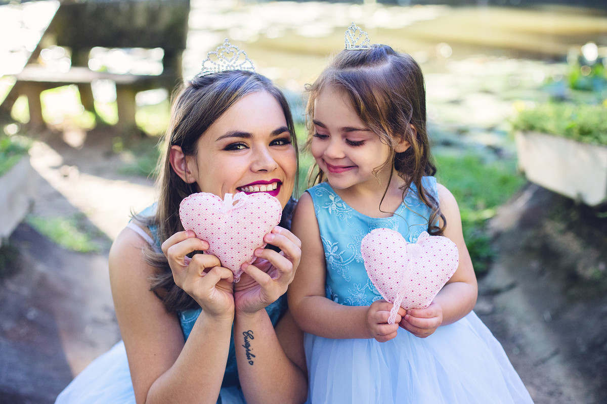 ensaio fotográfico - ensaio mãe e filha - Diangili e Isabella - jaraguá do sul - chroma fotografia