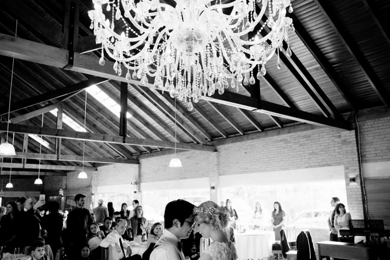 casamento de dia campo alegre lago da serra noiva brasileira noivo chileno chroma fotografia