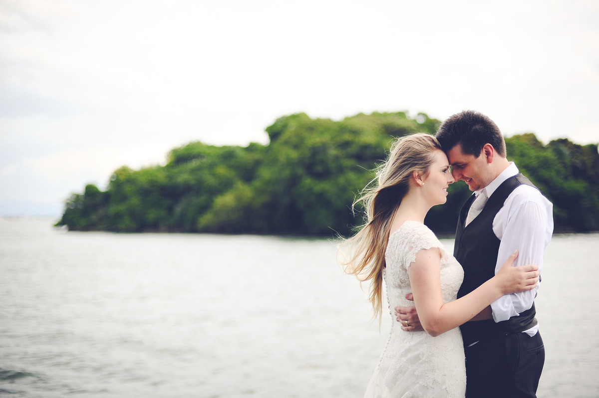 trash the dress - pós-casamento - caroline münch - leandro neiderdt - carol e leandro - praia - chroma fotografia
