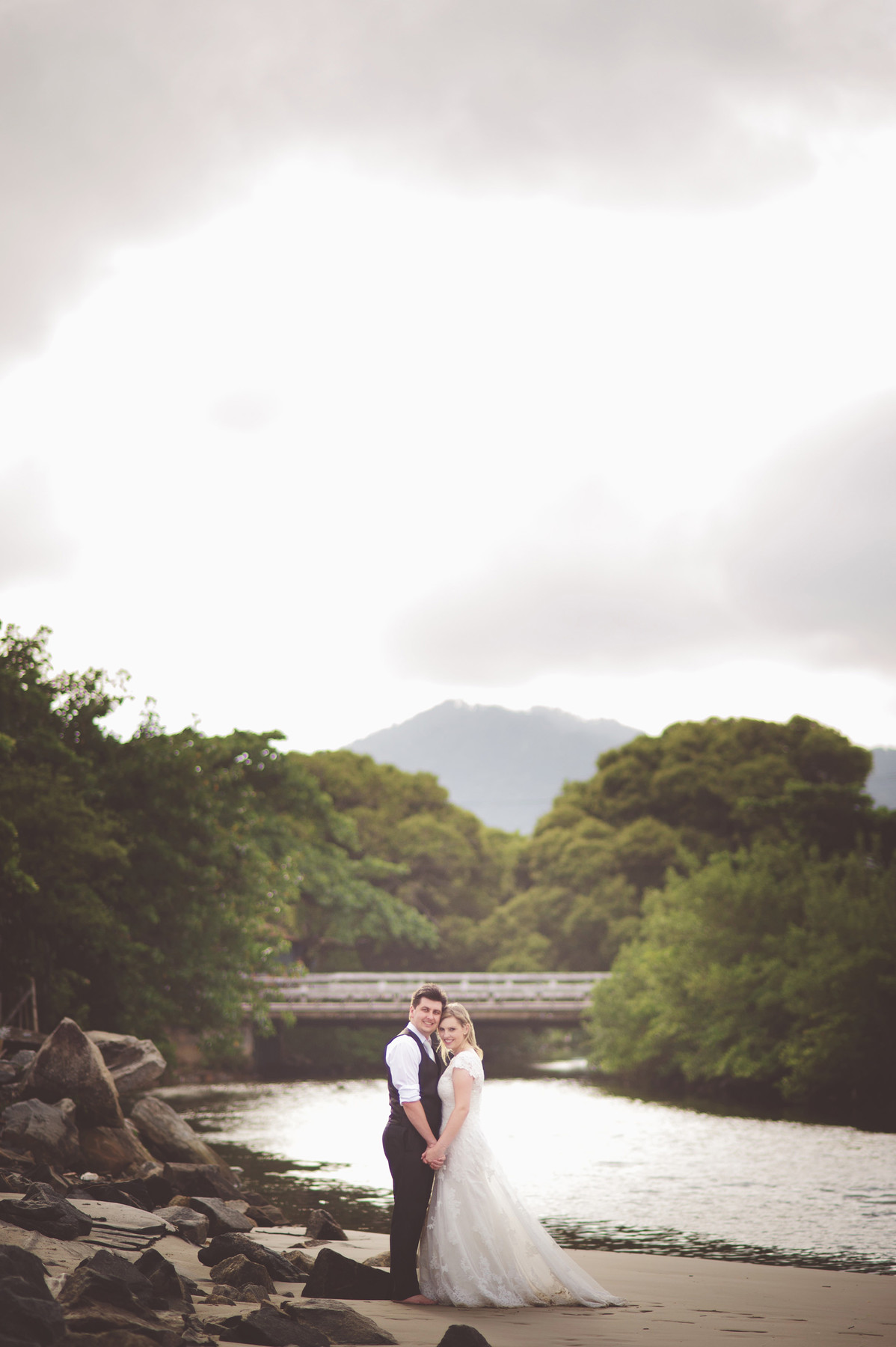 trash the dress - pós-casamento - caroline münch - leandro neiderdt - carol e leandro - praia - chroma fotografia